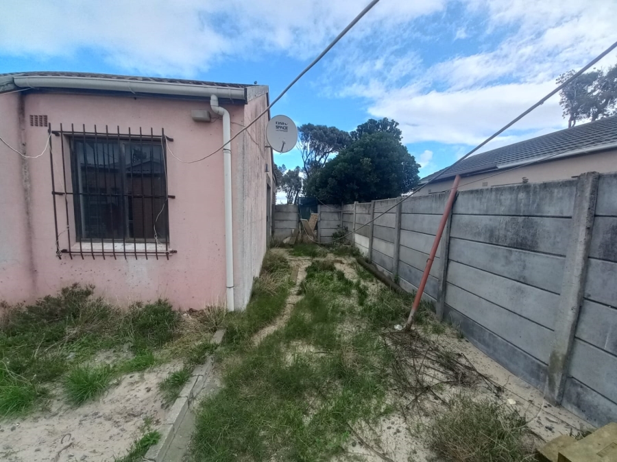 4 Bedroom Property for Sale in Colorado Western Cape